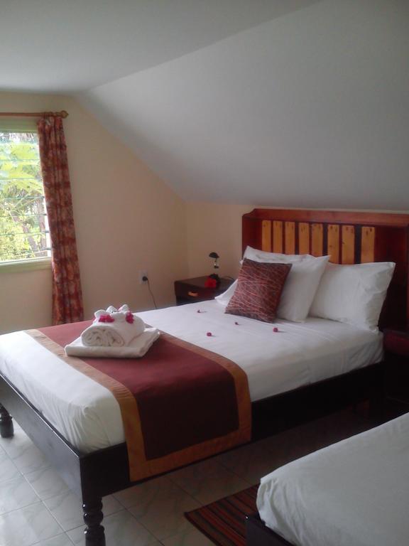 נוקואלופה Malau Lodge מראה חיצוני תמונה