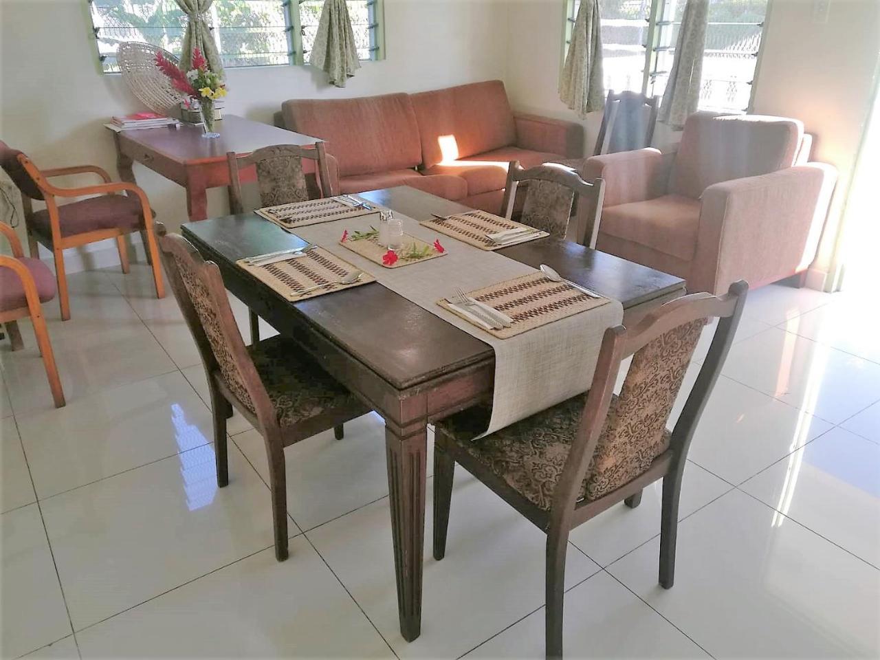 נוקואלופה Malau Lodge מראה חיצוני תמונה