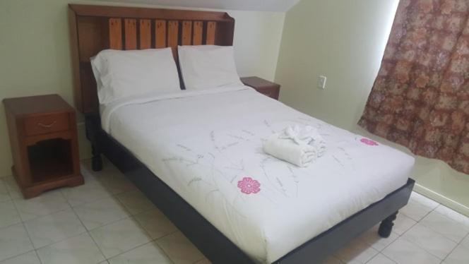 נוקואלופה Malau Lodge מראה חיצוני תמונה