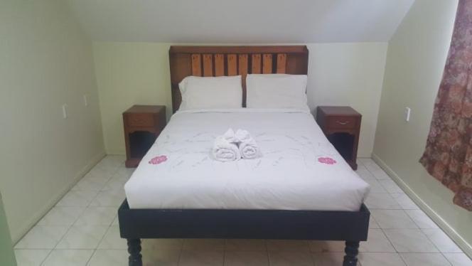 נוקואלופה Malau Lodge מראה חיצוני תמונה