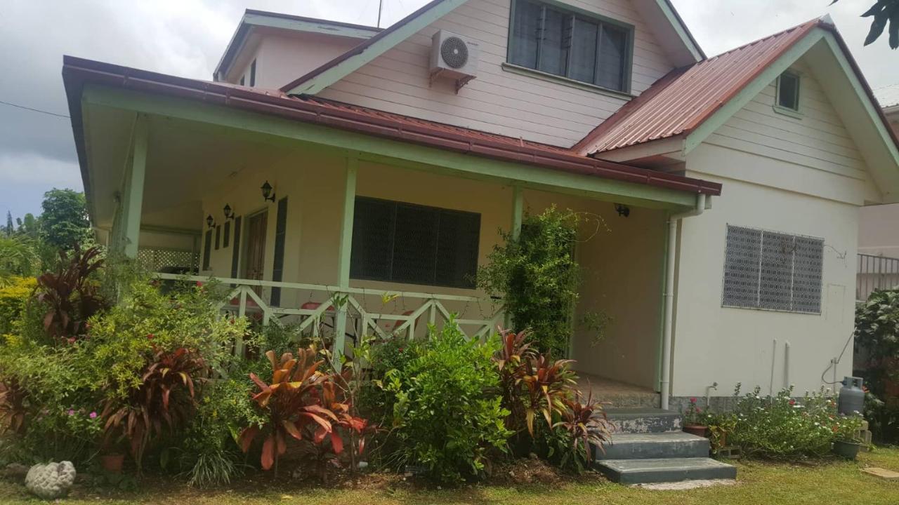נוקואלופה Malau Lodge מראה חיצוני תמונה