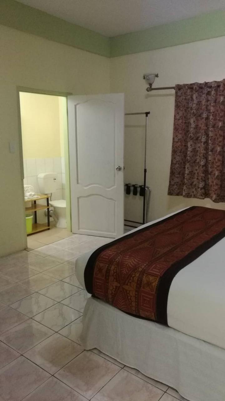 נוקואלופה Malau Lodge מראה חיצוני תמונה