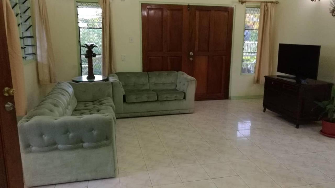 נוקואלופה Malau Lodge מראה חיצוני תמונה