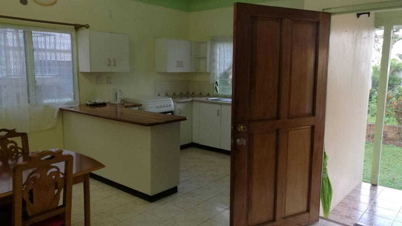נוקואלופה Malau Lodge מראה חיצוני תמונה